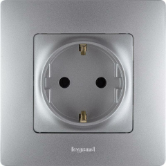 Нет на сайте Механизм розетки 1-м СП Etika 16А IP20 250В 2P+E с заземл. немецк. стандарт винт. клеммы алюм. Leg 672421